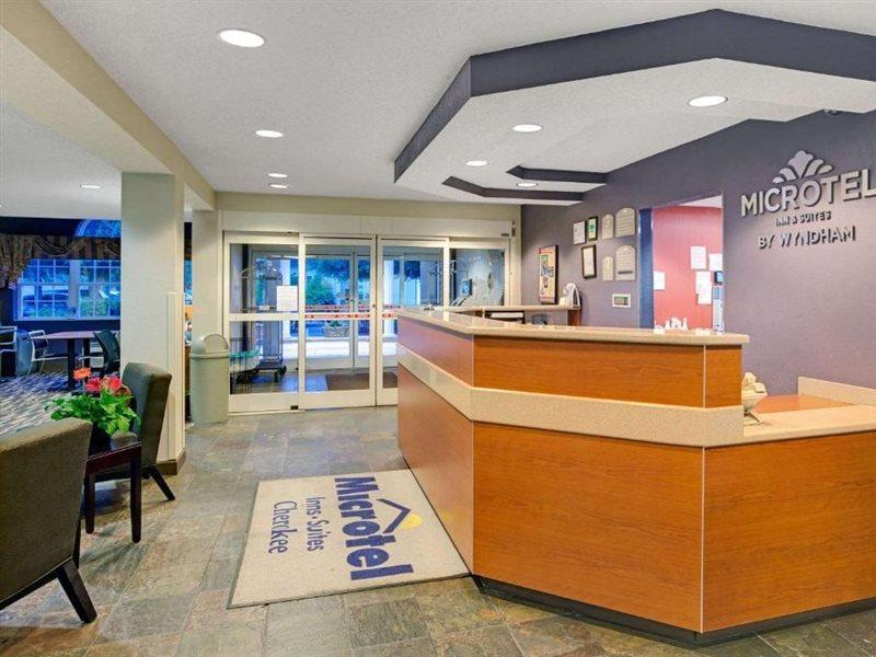 Microtel Inn & Suites By Wyndham Cherokee Ngoại thất bức ảnh