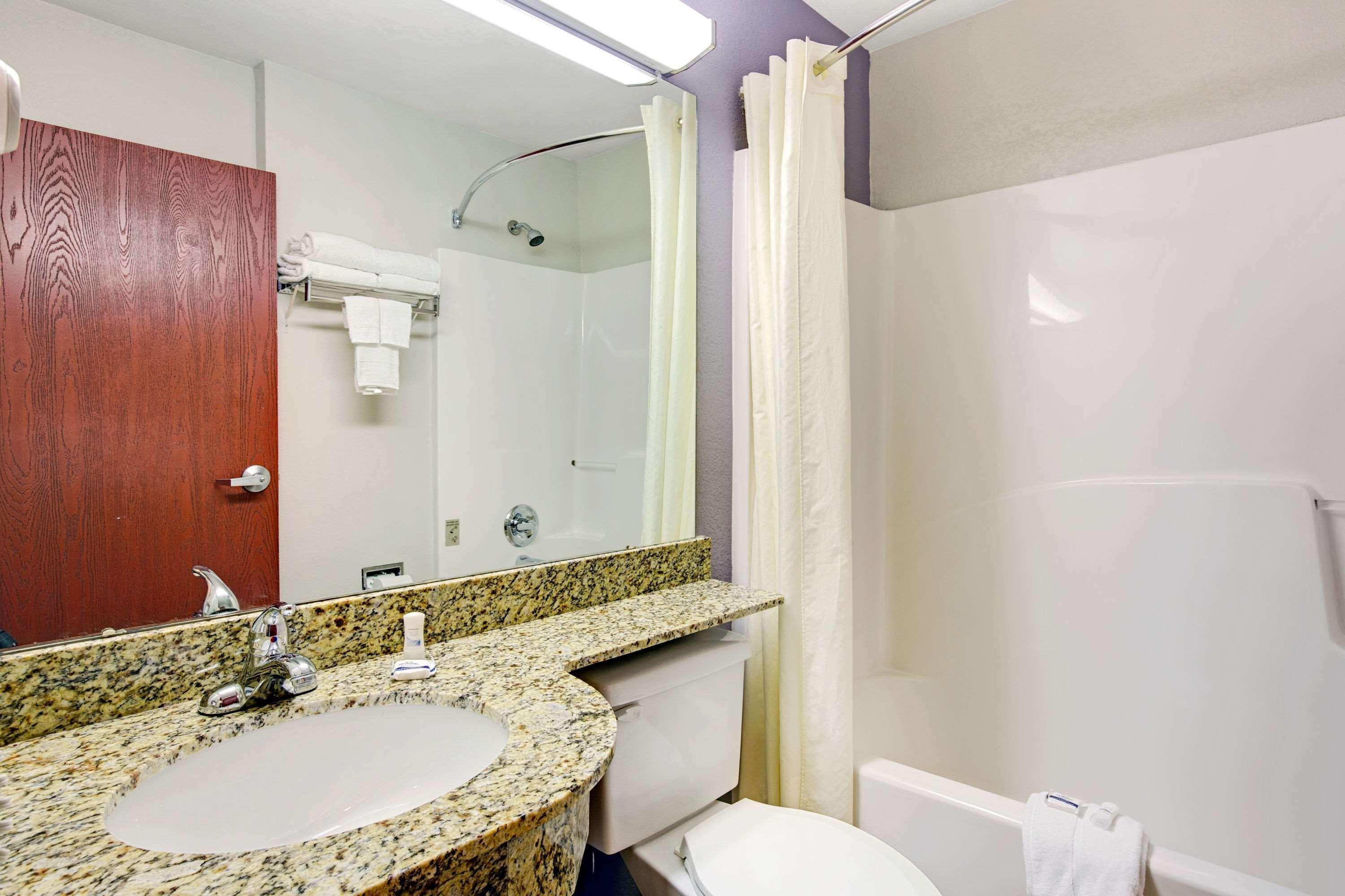 Microtel Inn & Suites By Wyndham Cherokee Ngoại thất bức ảnh