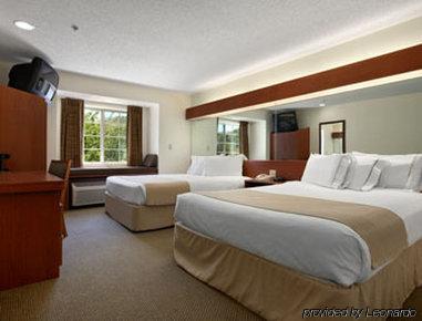 Microtel Inn & Suites By Wyndham Cherokee Phòng bức ảnh