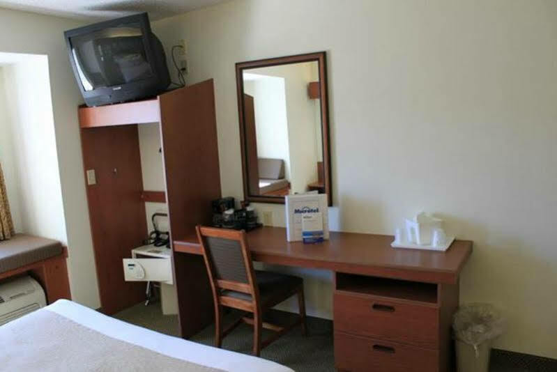 Microtel Inn & Suites By Wyndham Cherokee Ngoại thất bức ảnh